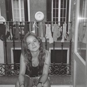 Meet your Posher, Chloe